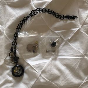 O2 NECKLACE AND CHARMS